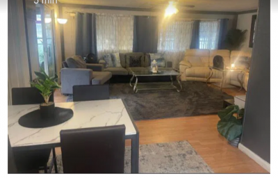 Photo 4 of 21 of home located at 39248 Us 19 N. Tarpon Springs, FL 34689