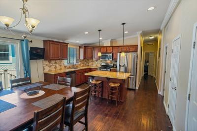 Photo 5 of 14 of home located at 15455 Glenoaks Blvd, Spc 71 Sylmar, CA 91342