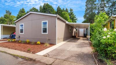 Photo 2 of 28 of home located at 1800 Lakewood Ct #81 Eugene, OR 97402