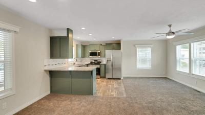 Photo 3 of 26 of home located at 1800 Lakewood Ct #37 Eugene, OR 97402