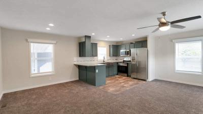 Photo 4 of 26 of home located at 1800 Lakewood Ct #37 Eugene, OR 97402