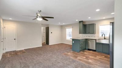 Photo 5 of 26 of home located at 1800 Lakewood Ct #37 Eugene, OR 97402