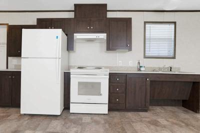 Photo 5 of 23 of home located at 560 W Pleasant Ave, #048 Tulare, CA 93274