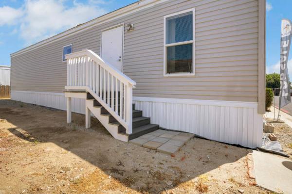 2018 Commodore Mobile Home For Sale