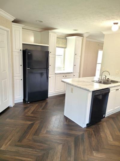 Mobile Home at 11593 2nd Str. NE Magnolia, OH 44643