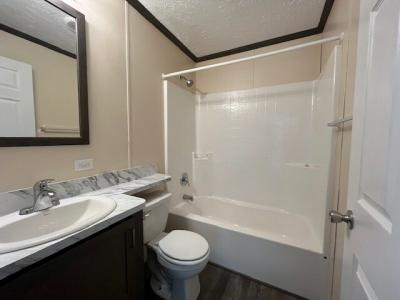 Mobile Home at 45 Meadows Nappanee, IN 46550