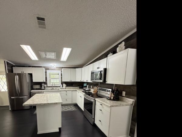 1992 Manufactured Home