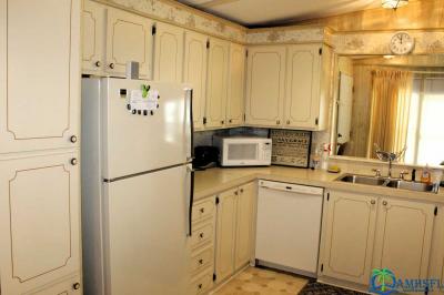 Mobile Home at 3201 Blue Lagoon Dr Zephyrhills, FL 33541
