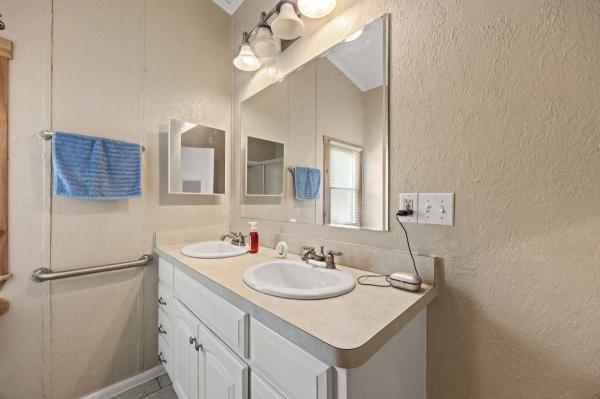 1993 SCHULT HOMES CORPORATION [IA] HERITAGE Mobile Home