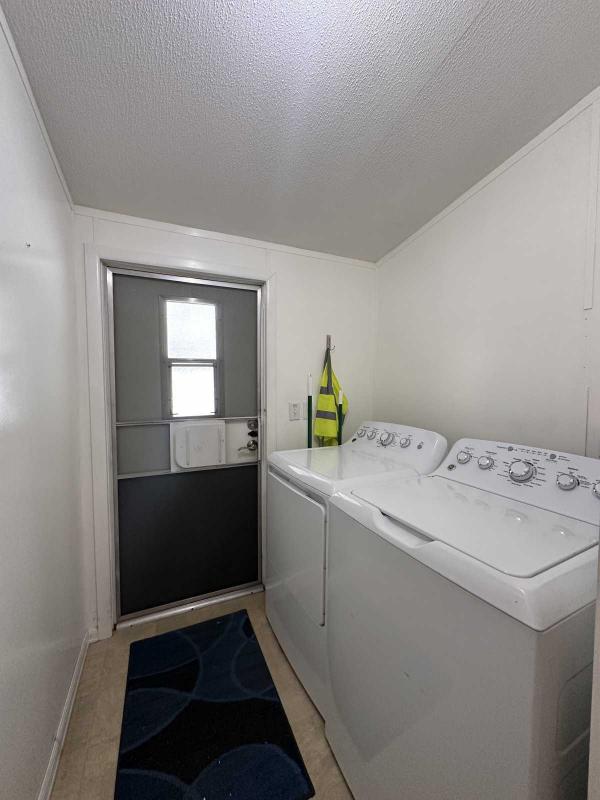 1996 Fleetwood Festival Manufactured Home