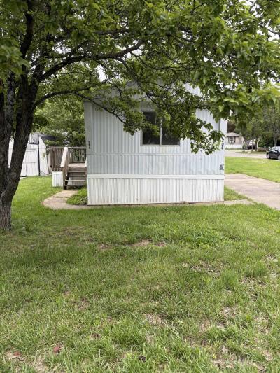 Mobile Home at 204 Villa Drive Walton, KY 41094