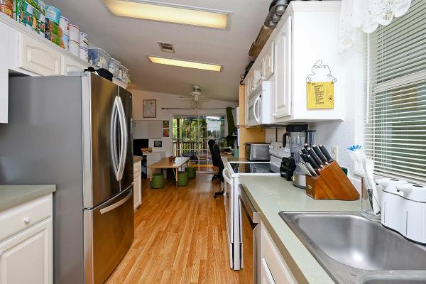 2001 Skyline Manufactured Home