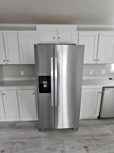 Photo 5 of 21 of home located at 107 Brandywine #4 Lansing, MI 48906
