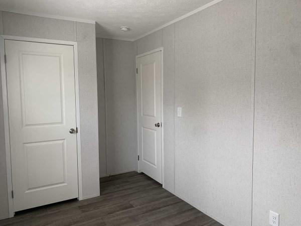 2024 Commodore  Manufactured Home