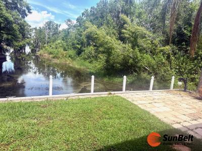 Photo 3 of 25 of home located at 37 Washington Street Astatula, FL 34705