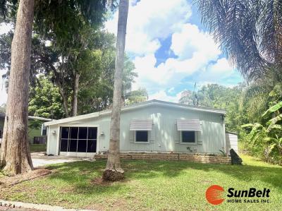 Photo 4 of 25 of home located at 37 Washington Street Astatula, FL 34705
