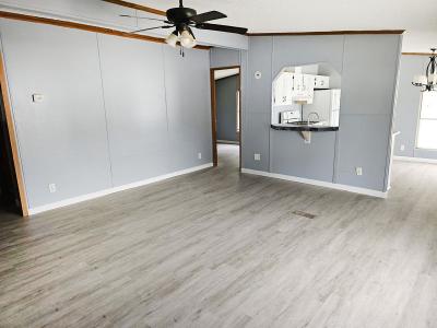 Photo 2 of 8 of home located at 19 Pinewood Chillicothe, IL 61523