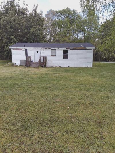 Photo 4 of 13 of home located at 460 Highway 142, 76 Covington, GA 30014