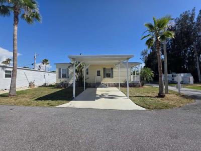 Photo 3 of 20 of home located at 9204 66th St N Pinellas Park, FL 33782