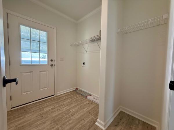 2025 Skyline LE4867 Mobile Home