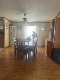 2000 Four Seasons DAP1676H32089  Home