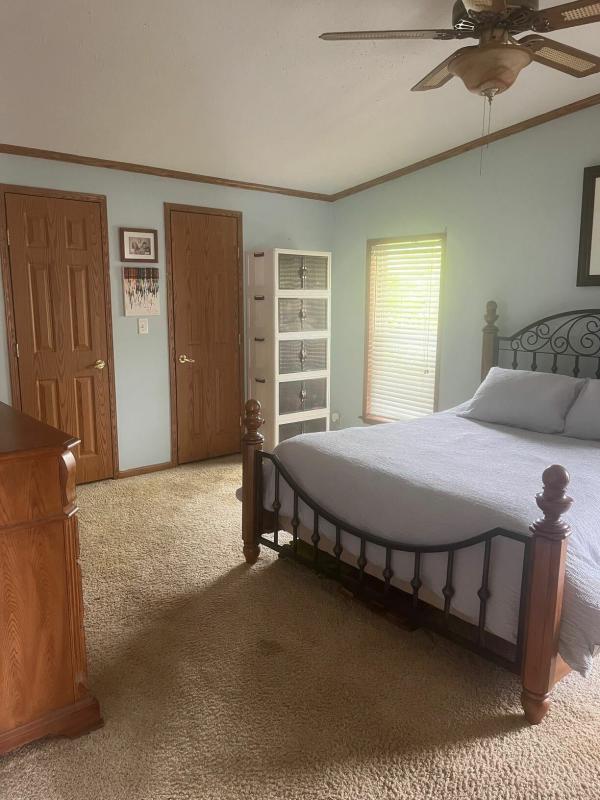 2000 Four Seasons DAP1676H32089  Home