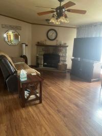2000 Four Seasons DAP1676H32089  Home