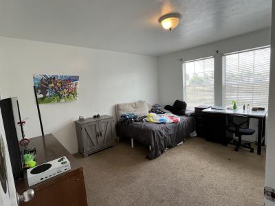 Photo 3 of 17 of home located at 24362 Edwin Drive Brownstown, MI 48134