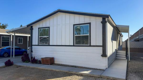 2023 Fleetwood 220CL24443X Home