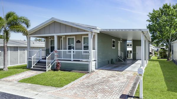Photo 1 of 2 of home located at 100 Hampton Road, Lot 281 Clearwater, FL 33759