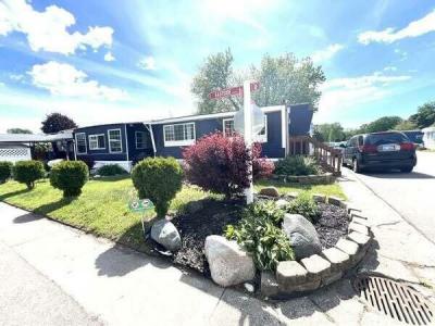 Photo 5 of 25 of home located at 333 E Lakewood Blvd Lot 209 Holland, MI 49424