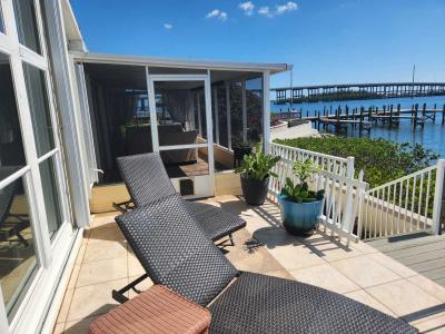 Photo 4 of 13 of home located at 113 E Harbor Dr Vero Beach, FL 32960