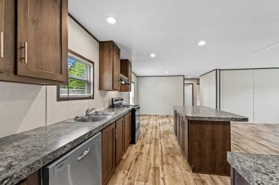Photo 4 of 16 of home located at 6201 W Bert Kouns Industrial Loop, 51 Shreveport, LA 71129