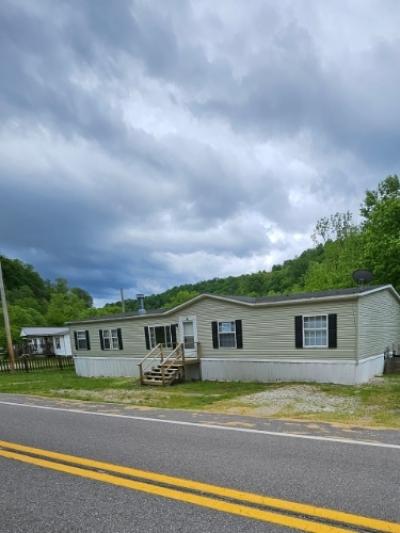 Mobile Home at 14962 Charleston Rd Kenna, WV 25248