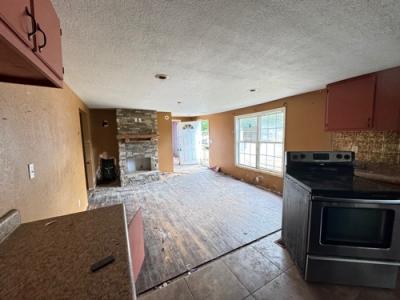 Photo 4 of 14 of home located at 320 Countryside Cir Jacksboro, TN 37757