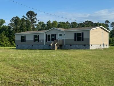 Photo 2 of 19 of home located at 111 Candler Ct Hahira, GA 31632