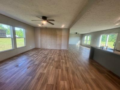 Photo 4 of 19 of home located at 111 Candler Ct Hahira, GA 31632