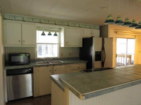 1975 OakP Manufactured Home