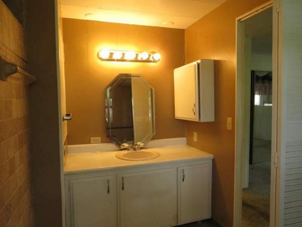 1975 OakP Manufactured Home