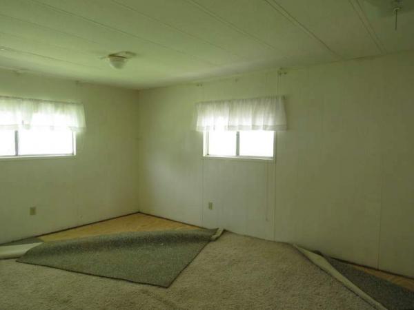 1975 OakP Manufactured Home