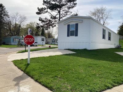 Photo 2 of 7 of home located at 423 Elm Ct Oakland Township, MI 48363