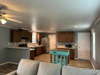 2018 OAK CREEK YES Y7-1876 Mobile Home