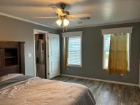 2018 OAK CREEK YES Y7-1876 Mobile Home