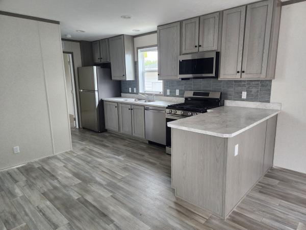 2025 Clayton 96PLH16663b Mobile Home