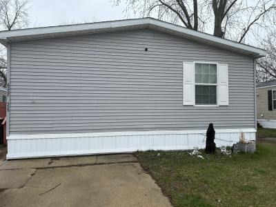 Photo 4 of 14 of home located at 6228 Lake Drive Site #325 Ypsilanti, MI 48197