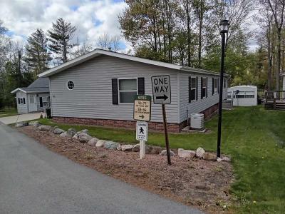Photo 3 of 33 of home located at 12525 Knollwood Ln., Lot 56 Suring, WI 54174