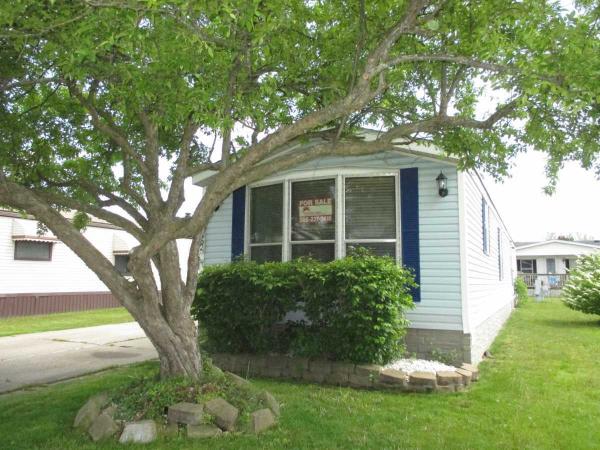 Photo 1 of 2 of home located at 14562 Leeds Ct. #442 Shelby Township, MI 48315