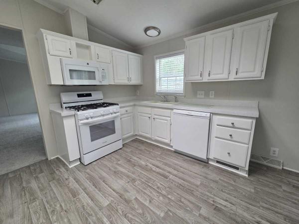 2000 Skyline Manufactured Home