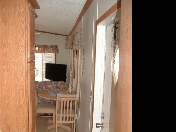 1999 Sunlake Manufactured Home