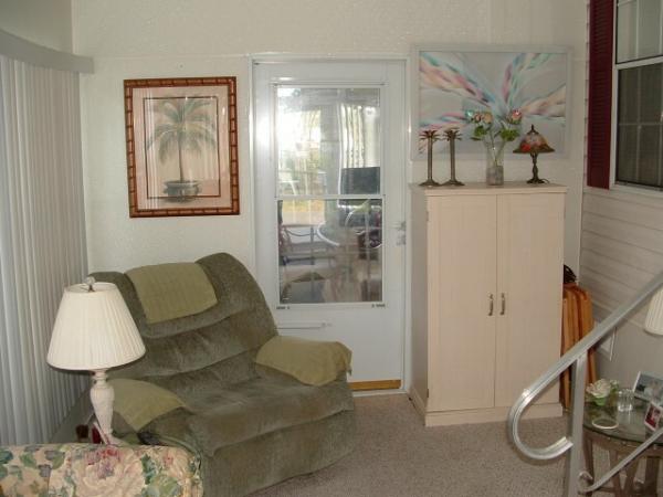 1999 Sunlake Manufactured Home